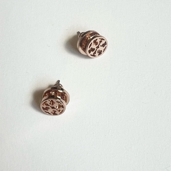 New Tory Burch rose gold earrings - Picture 3 of 3